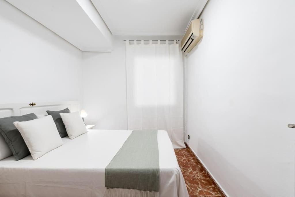 Santa Justa Urban Apartment Siviglia Esterno foto